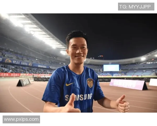 谢鹏飞精彩抽射助力球队逆转胜利展现超凡球技与比赛智慧