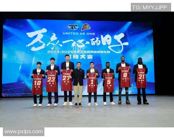 北京首钢男篮夺冠引爆CBA联赛热潮，球迷狂欢喜迎冠军时刻